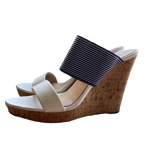 Jessica Simpson Shoes - Jessica Simpson Juvitor Platform Wedge